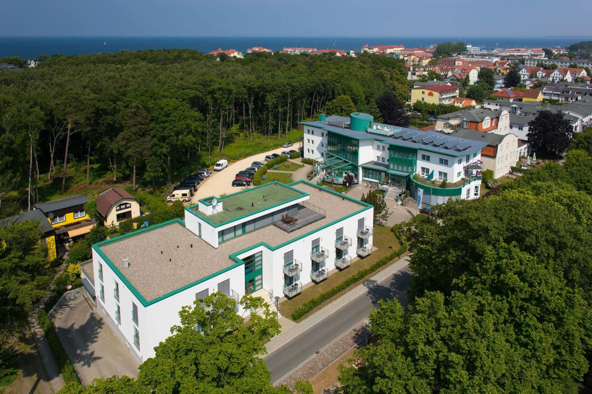 Parkhotel IV Jahreszeiten Kuehlungsborn Exterior photo